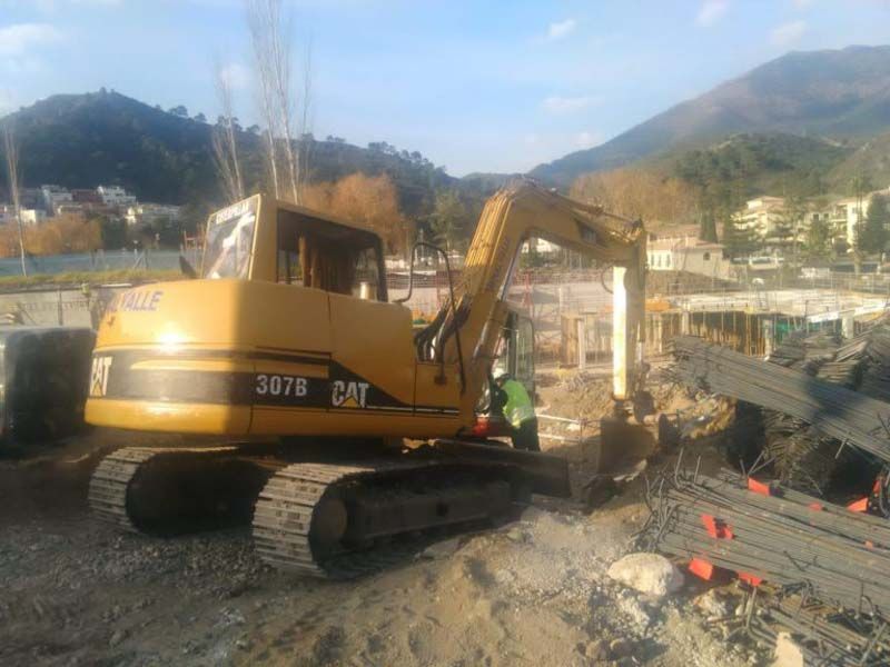 Excavaciones y Transportes Benalvalle mini excavadora